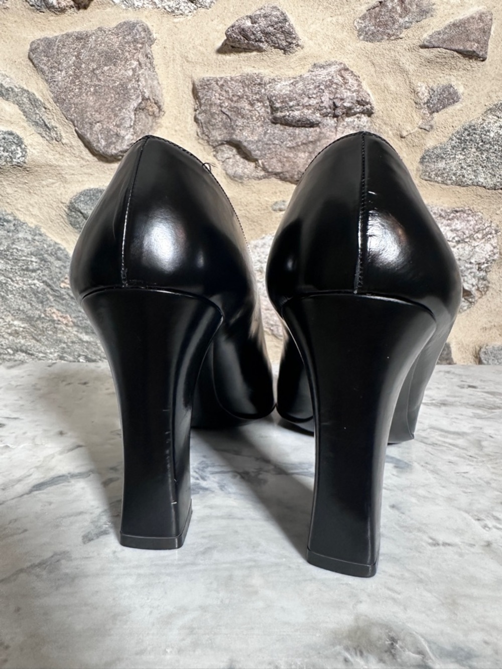 Vintage St. John Black Leather Pumps Gold Hardware Statement Heels - Picture 4 of 6